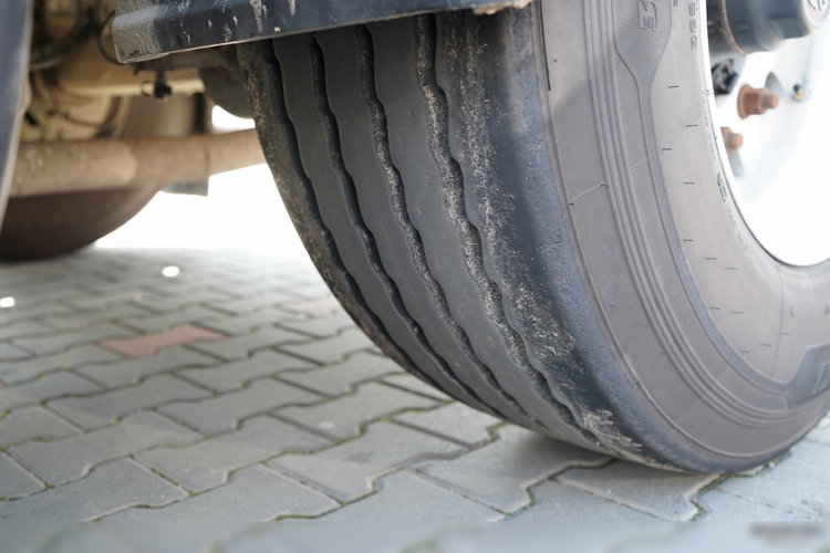 Feldbinder / CEMENTONACZEPA / 3 KOMORY / 36 000 L / SILOS / DO MATERIAŁÓW SYPKICH / ALUFELGI zdjęcie 17