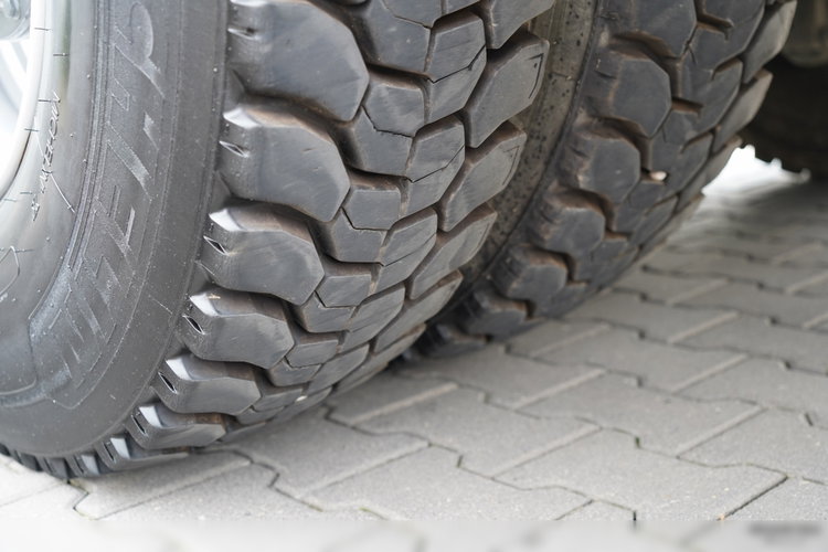 Mercedes / AROCS 2640 / 6x4 / SKRZYNIOWY - 6, 5 M / HDS HIAB XS 144 / wysów: 12, 5 M / EURO 6 / STEROWANIE RADIOWE / ROTATOR / OPONY 100 % / zdjęcie 24