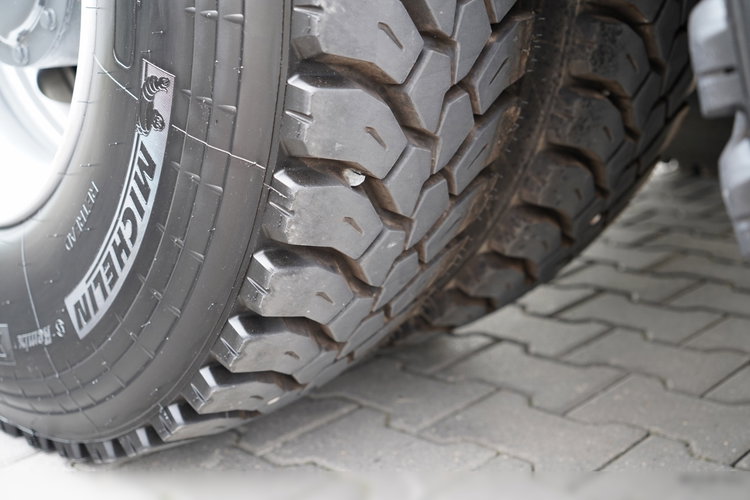 Mercedes / AROCS 2640 / 6x4 / SKRZYNIOWY - 6, 5 M / HDS HIAB XS 144 / wysów: 12, 5 M / EURO 6 / STEROWANIE RADIOWE / ROTATOR / OPONY 100 % / zdjęcie 25