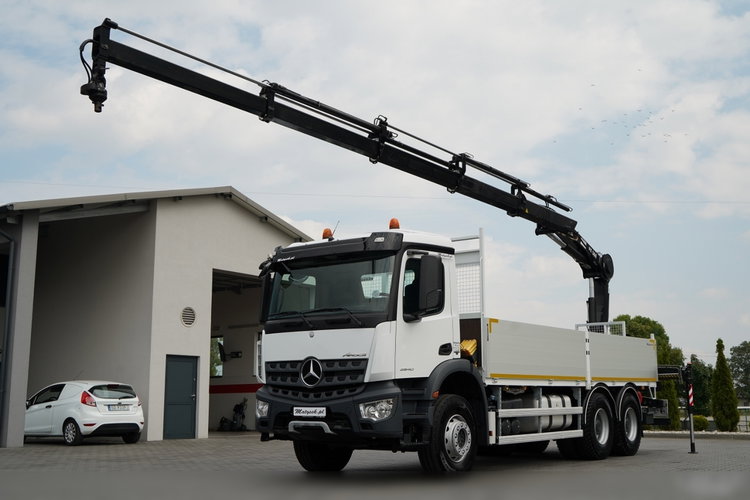 Mercedes / AROCS 2640 / 6x4 / SKRZYNIOWY - 6, 5 M / HDS HIAB XS 144 / wysów: 12, 5 M / EURO 6 / STEROWANIE RADIOWE / ROTATOR / OPONY 100 % / zdjęcie 3