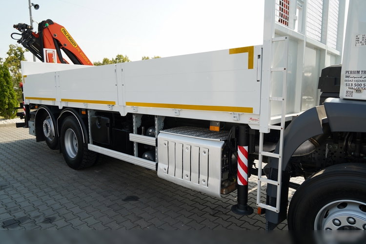 Mercedes / AROCS 2643 / 6x2 / SKRZYNIOWY - 6.4 M / HDS palfinger pk 20001-k - wysów: 10.2 M / OŚ PODNOSZONA / STEROWANIE RADIOWE / ROTATOR / WIDŁY / OPONY 100 % / 2017 ROK zdjęcie 22