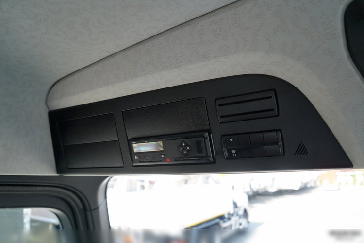 Mercedes / AROCS 2643 / 6x2 / SKRZYNIOWY - 6.4 M / HDS palfinger pk 20001-k - wysów: 10.2 M / OŚ PODNOSZONA / STEROWANIE RADIOWE / ROTATOR / WIDŁY / OPONY 100 % / 2017 ROK zdjęcie 36