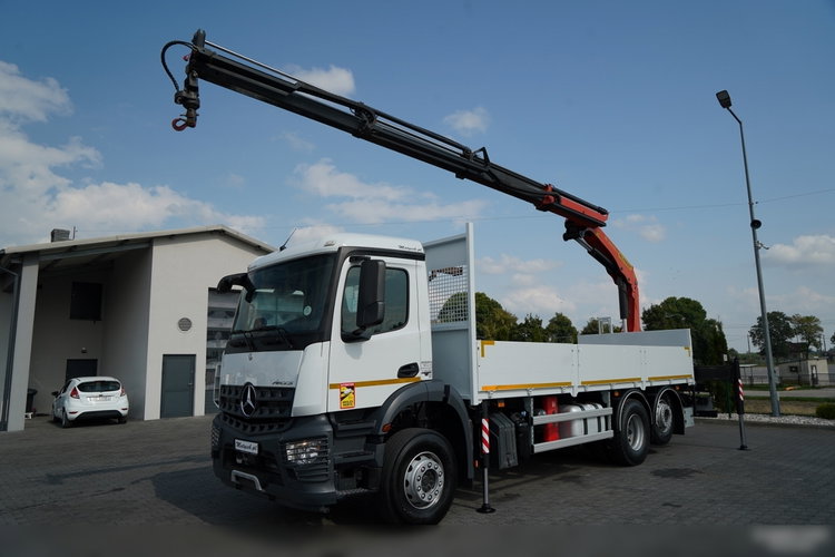 Mercedes / AROCS 2643 / 6x2 / SKRZYNIOWY - 6.4 M / HDS palfinger pk 20001-k - wysów: 10.2 M / OŚ PODNOSZONA / STEROWANIE RADIOWE / ROTATOR / WIDŁY / OPONY 100 % / 2017 ROK zdjęcie 4
