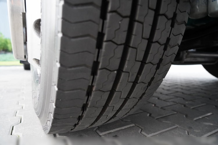 Volvo FM 430 / PEŁNY ADR / WAGA: 6 800 KG / NISKA KABINA / 2022 ROK / PO ZŁOTYM KONTRAKCIE SERWISOWYM / zdjęcie 18