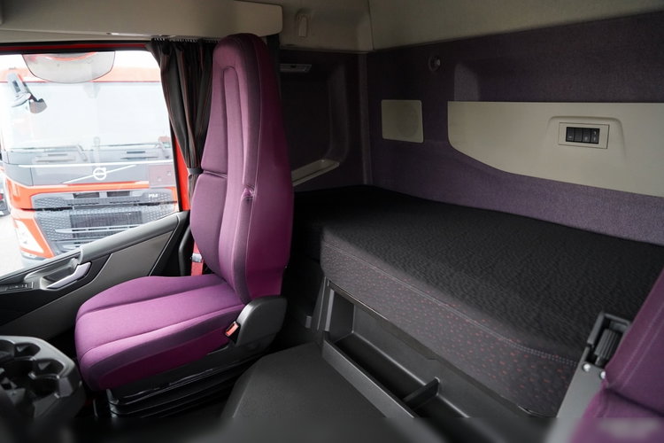 Volvo FM 430 / PEŁNY ADR / WAGA: 6 800 KG / NISKA KABINA / 2022 ROK / PO ZŁOTYM KONTRAKCIE SERWISOWYM / zdjęcie 24