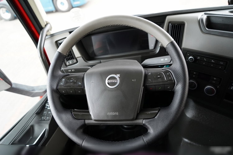 Volvo FM 430 / PEŁNY ADR / WAGA: 6 800 KG / NISKA KABINA / 2022 ROK / PO ZŁOTYM KONTRAKCIE SERWISOWYM / zdjęcie 27