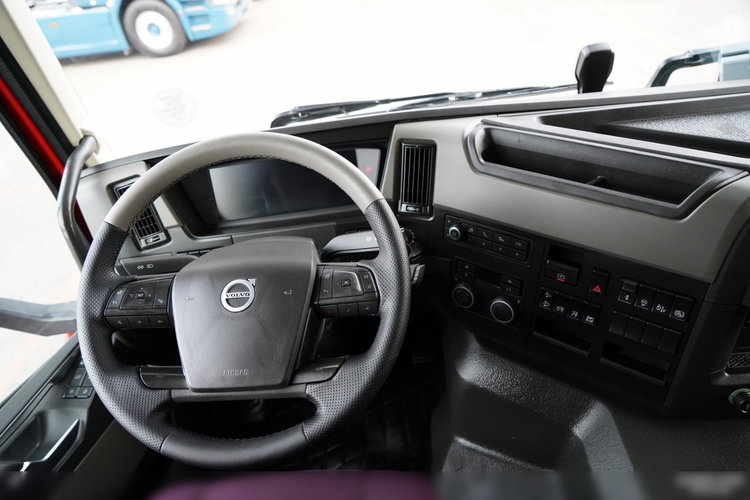 Volvo FM 430 / PEŁNY ADR / WAGA: 6 800 KG / NISKA KABINA / 2022 ROK / PO ZŁOTYM KONTRAKCIE SERWISOWYM / zdjęcie 28