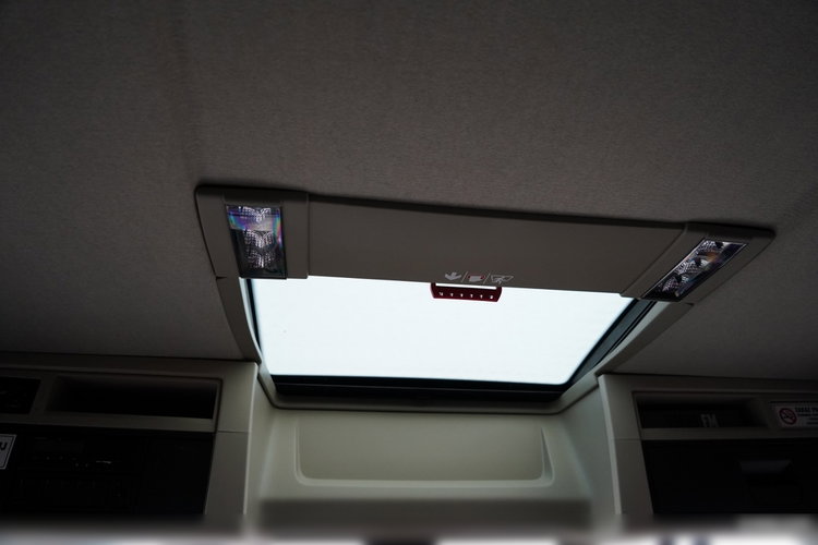 Volvo FM 430 / PEŁNY ADR / WAGA: 6 800 KG / NISKA KABINA / 2022 ROK / PO ZŁOTYM KONTRAKCIE SERWISOWYM / zdjęcie 33