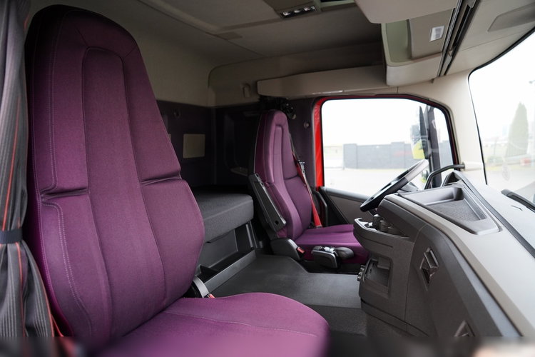 Volvo FM 430 / PEŁNY ADR / WAGA: 6 800 KG / NISKA KABINA / 2022 ROK / PO ZŁOTYM KONTRAKCIE SERWISOWYM / zdjęcie 35