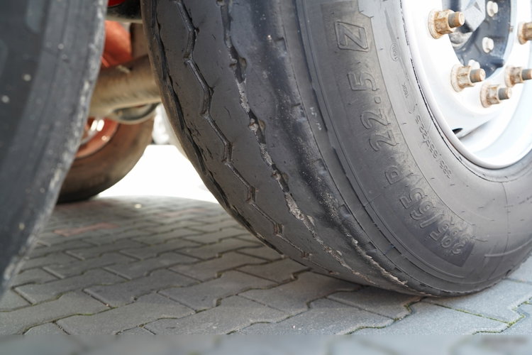 Fruehauf WYWROTKA STALOWA  / 28 m3/ HYDROKLAPA / AUTOMATYCZNA PLANDEKA / OŚ PODNOSZONA / zdjęcie 12