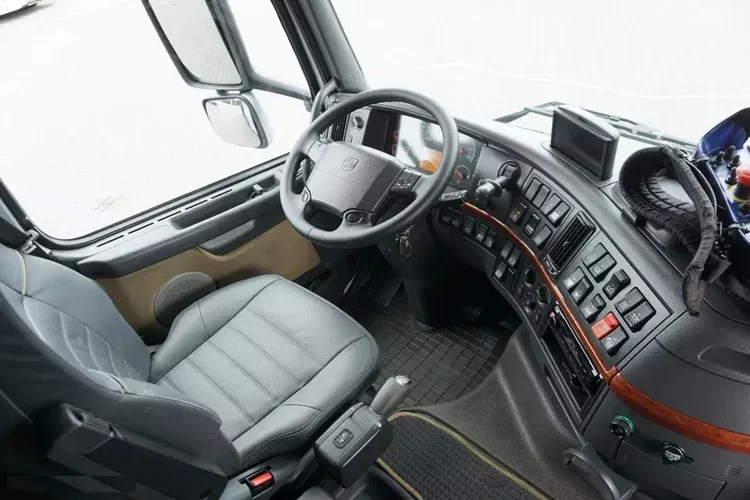 Volvo / FH / 520 / 8 X 2 / SKRZYNIOWY + HDS / PM 85 SP + JIB J 1204 / WYSIĘG 31.9 M zdjęcie 15