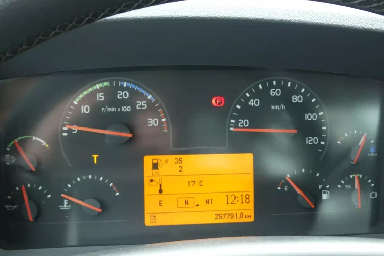 Volvo FE 320 / WYWROTKA + HDS HIAB 122 SKŁADANY W Z / zdjęcie 29