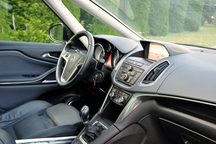 Opel Zafira 2.0d(165KM) Bi-Xenon Led Panorama Navi Kamera 7-Foteli Skóry Alu19"ASO zdjęcie 18