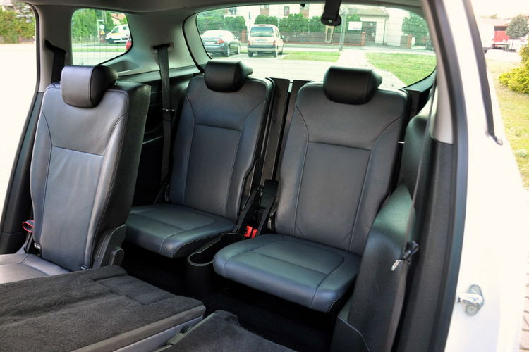 Opel Zafira 2.0d(165KM) Bi-Xenon Led Panorama Navi Kamera 7-Foteli Skóry Alu19"ASO zdjęcie 20