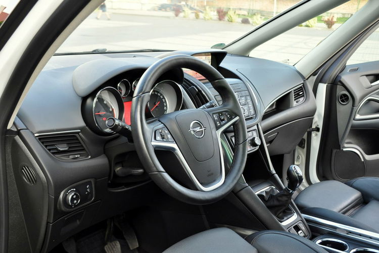 Opel Zafira 2.0d(165KM) Bi-Xenon Led Panorama Navi Kamera 7-Foteli Skóry Alu19"ASO zdjęcie 23