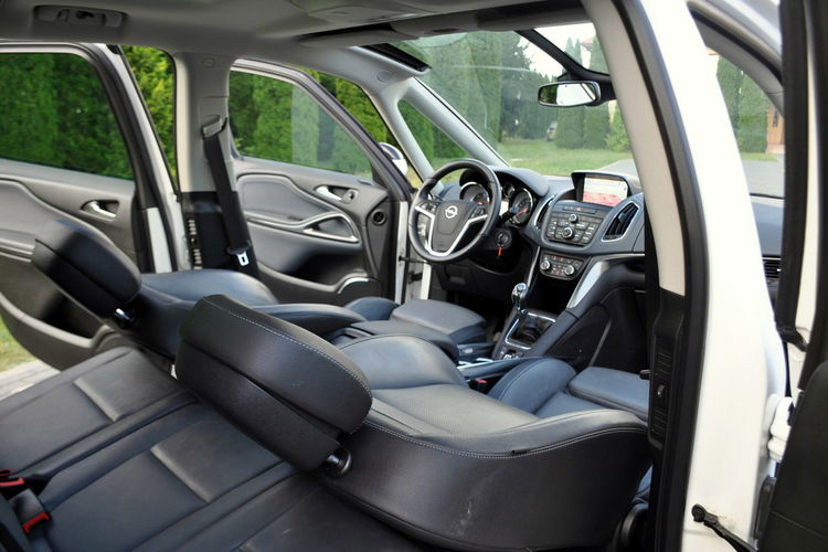 Opel Zafira 2.0d(165KM) Bi-Xenon Led Panorama Navi Kamera 7-Foteli Skóry Alu19"ASO zdjęcie 24