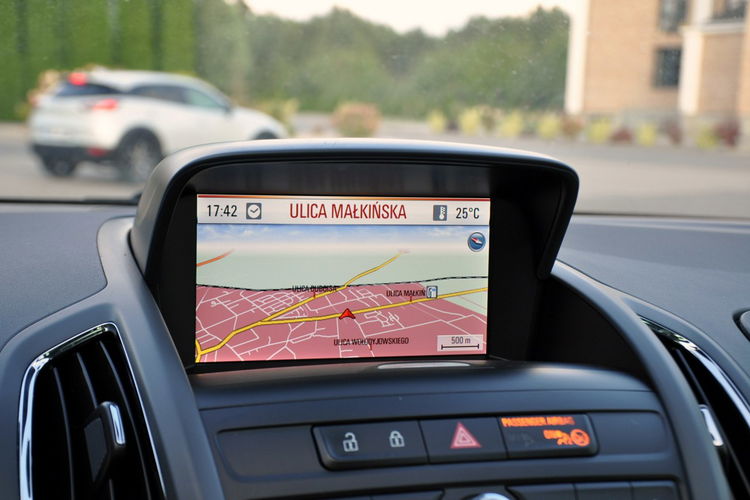 Opel Zafira 2.0d(165KM) Bi-Xenon Led Panorama Navi Kamera 7-Foteli Skóry Alu19"ASO zdjęcie 32