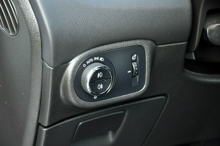 Opel Zafira 2.0d(165KM) Bi-Xenon Led Panorama Navi Kamera 7-Foteli Skóry Alu19"ASO zdjęcie 37