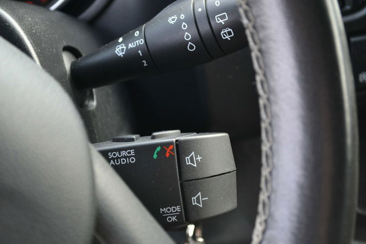 Opel Vivaro Parktronic Nagłośnienie 5osobowy Kamera cofania Zarejestrowany zdjęcie 19