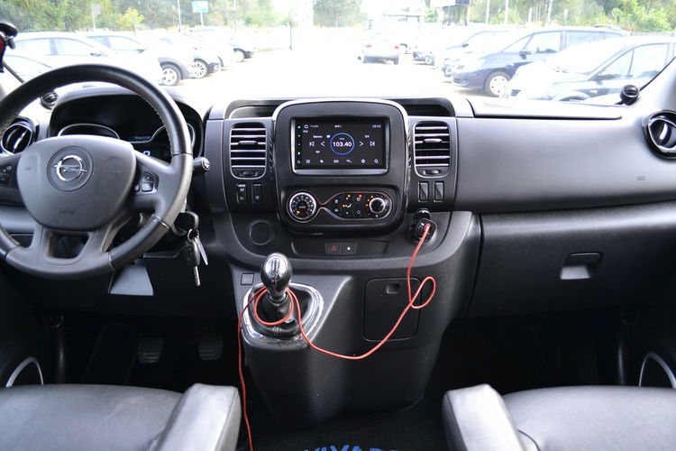 Opel Vivaro Parktronic Nagłośnienie 5osobowy Kamera cofania Zarejestrowany zdjęcie 9