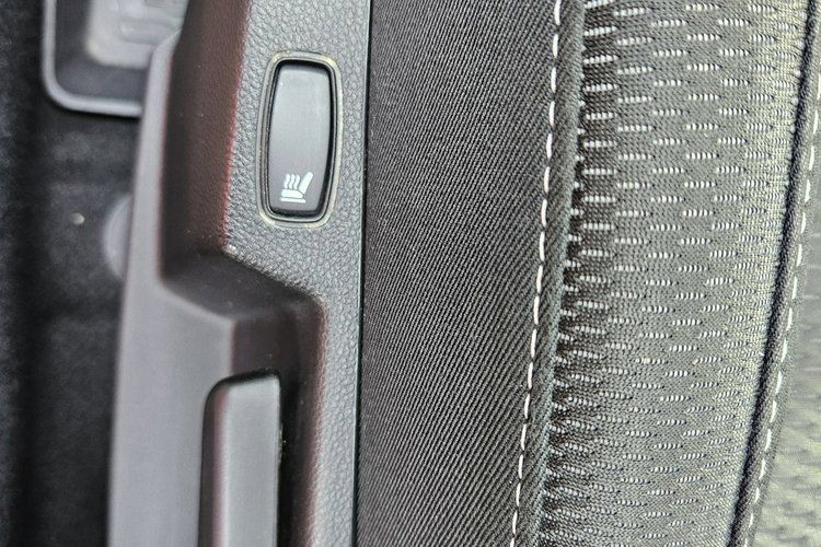 Dacia Duster Klimatronic / Navi / Podgrzewane fotele / Kamera cofania / Tempomat zdjęcie 10