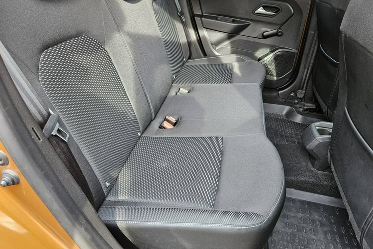 Dacia Duster Klimatronic / Navi / Podgrzewane fotele / Kamera cofania / Tempomat zdjęcie 16