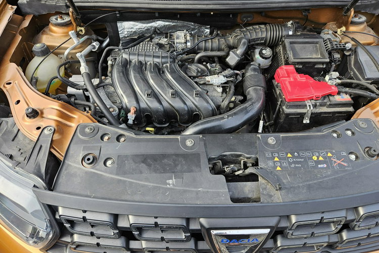 Dacia Duster Klimatronic / Navi / Podgrzewane fotele / Kamera cofania / Tempomat zdjęcie 17