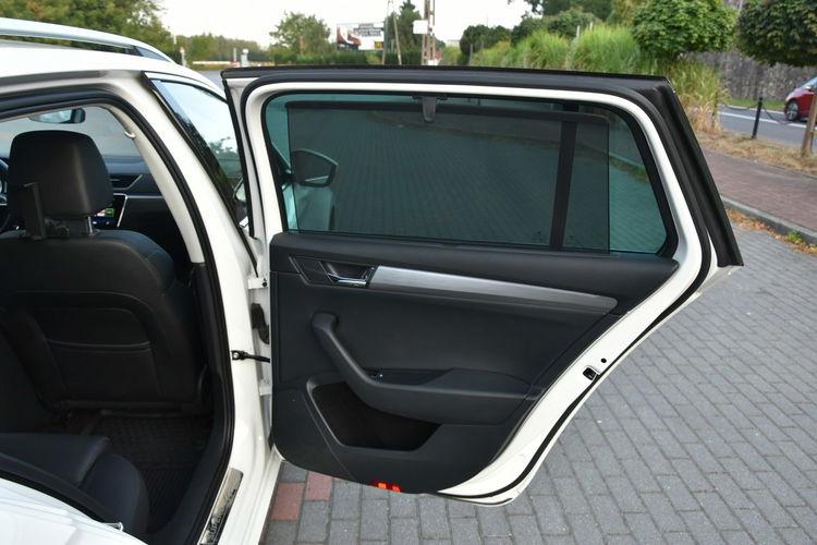 Skoda Superb 2.0TDi 150KM DSG 2019r. FullLED Skóra Blis NAVi Rolety Wentyle zdjęcie 15