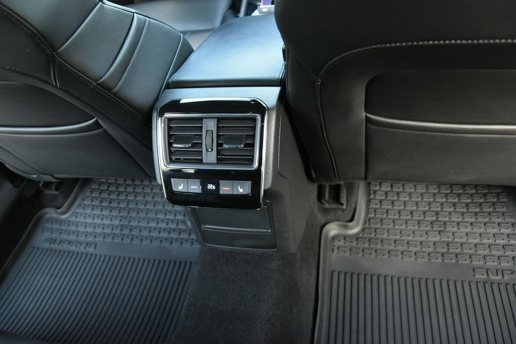 Skoda Superb 2.0TDi 150KM DSG 2019r. FullLED Skóra Blis NAVi Rolety Wentyle zdjęcie 17