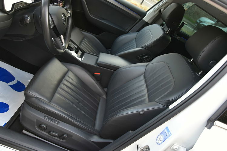 Skoda Superb 2.0TDi 150KM DSG 2019r. FullLED Skóra Blis NAVi Rolety Wentyle zdjęcie 30