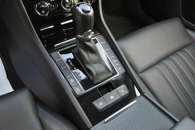 Skoda Superb 2.0TDi 150KM DSG 2019r. FullLED Skóra Blis NAVi Rolety Wentyle zdjęcie 33