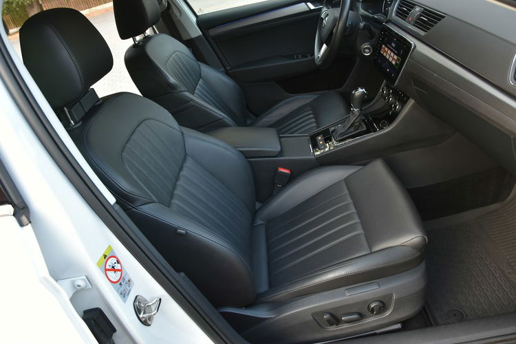 Skoda Superb 2.0TDi 150KM DSG 2019r. FullLED Skóra Blis NAVi Rolety Wentyle zdjęcie 35