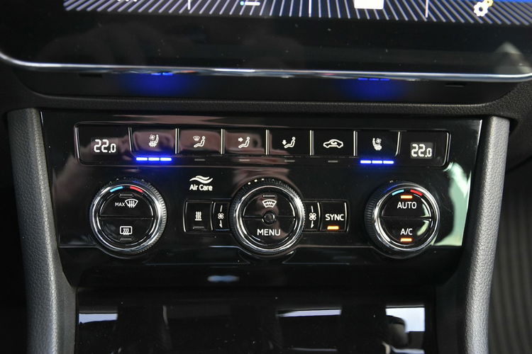 Skoda Superb 2.0TDi 150KM DSG 2019r. FullLED Skóra Blis NAVi Rolety Wentyle zdjęcie 36