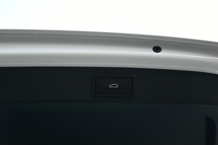 Skoda Superb 2.0TDi 150KM DSG 2019r. FullLED Skóra Blis NAVi Rolety Wentyle zdjęcie 43