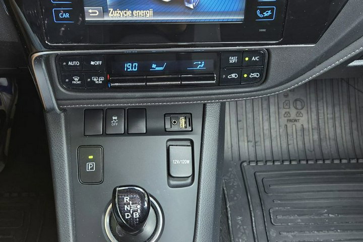 Toyota Auris 1.8 HSD 136KM Kamera Vat 23% zdjęcie 14