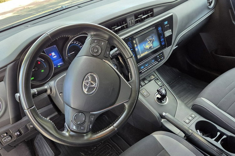 Toyota Auris 1.8 HSD 136KM Kamera Vat 23% zdjęcie 9