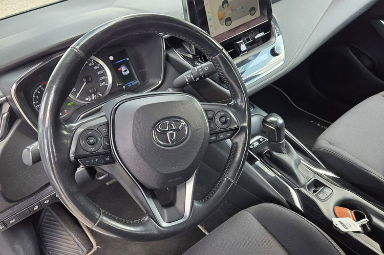 Toyota Corolla 1.8 HSD Super stan Ast. Pasa Distronic kamera Navi VAT 23% zdjęcie 19