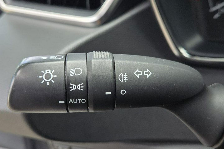 Toyota Corolla 1.8 HSD Super stan Ast. Pasa Distronic kamera Navi VAT 23% zdjęcie 20