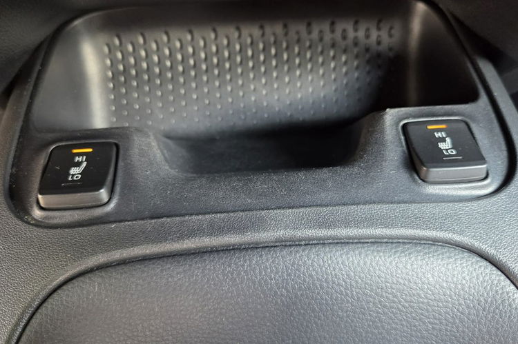 Toyota Corolla 1.8 HSD Super stan Ast. Pasa Distronic kamera Navi VAT 23% zdjęcie 26