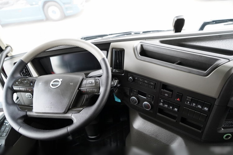 Volvo FM 430 / PEŁNY ADR / WAGA: 6500 KG / NISKA KABINA / 2022 ROK / PO ZŁOTYM KONTRAKCIE SERWISOWYM / zdjęcie 27