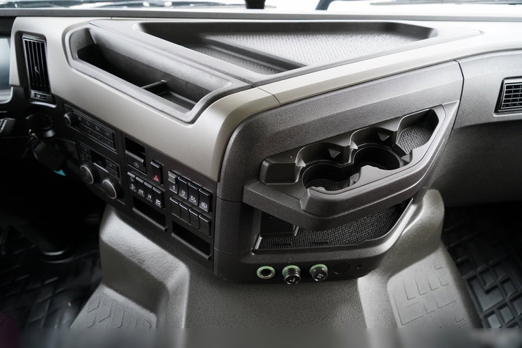 Volvo FM 430 / PEŁNY ADR / WAGA: 6500 KG / NISKA KABINA / 2022 ROK / PO ZŁOTYM KONTRAKCIE SERWISOWYM / zdjęcie 29