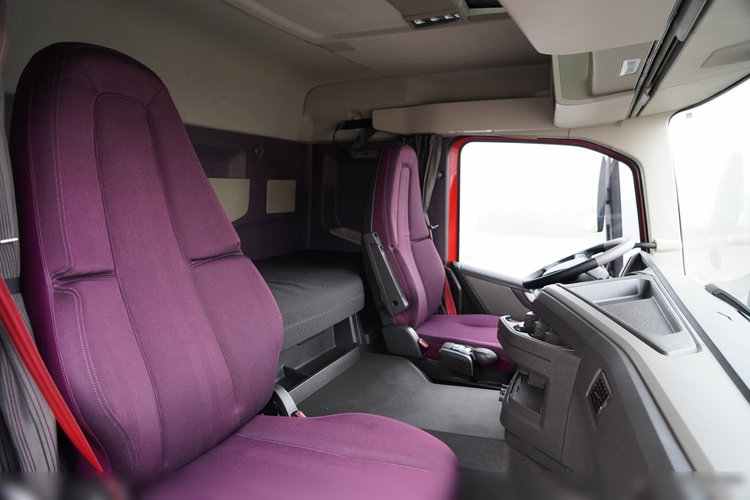 Volvo FM 430 / PEŁNY ADR / WAGA: 6500 KG / NISKA KABINA / 2022 ROK / PO ZŁOTYM KONTRAKCIE SERWISOWYM / zdjęcie 34