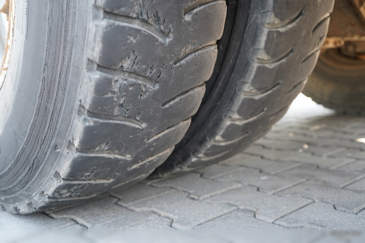 Renault KERAX 370 / 6x4 / WYWROTKA 2- STRONNA / HYDROBURTA / MANUAL zdjęcie 27