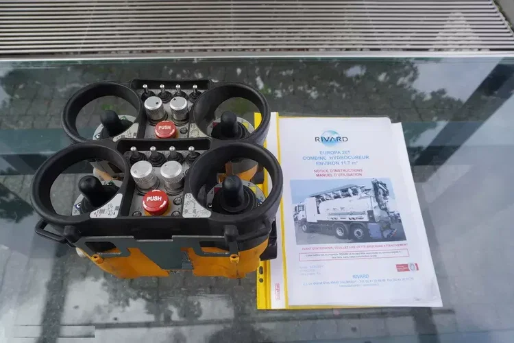 MAN TGS 26.360 E6 / Zabudowa WUKO Rivard 18 m3 / 90 tys. km / oś skrętna / 2 sztuki zdjęcie 10