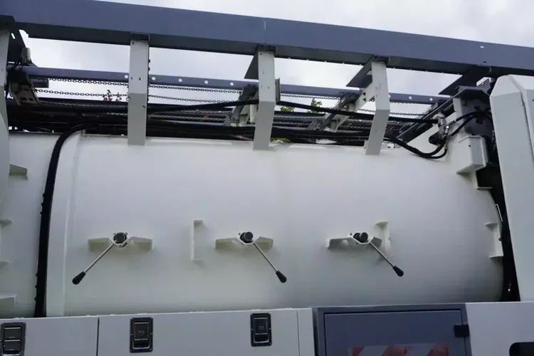 MAN TGS 26.360 E6 / Zabudowa WUKO Rivard 18 m3 / 90 tys. km / oś skrętna / 2 sztuki zdjęcie 23