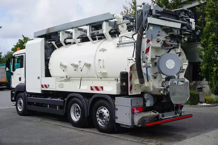 MAN TGS 26.360 E6 / Zabudowa WUKO Rivard 18 m3 / 90 tys. km / oś skrętna / 2 sztuki zdjęcie 4