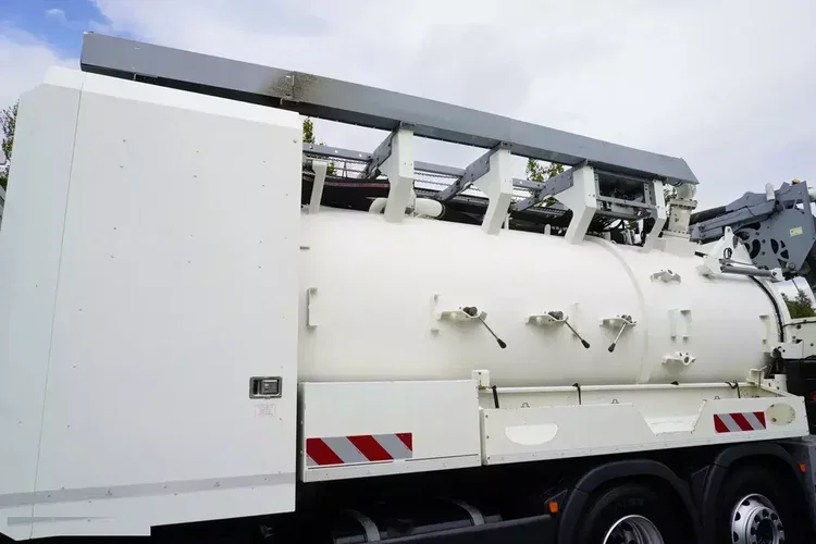 MAN TGS 26.360 E6 / Zabudowa WUKO Rivard 18 m3 / 90 tys. km / oś skrętna / 2 sztuki zdjęcie 9