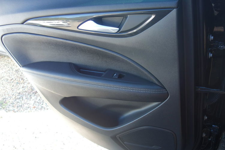 Opel Insignia ZAREJESTROWANY, LED, KAMERA, EL.KLAPA, MEGA WYPOSAŻENIE zdjęcie 11