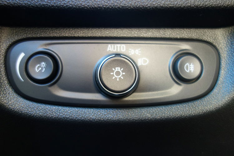 Opel Insignia ZAREJESTROWANY, LED, KAMERA, EL.KLAPA, MEGA WYPOSAŻENIE zdjęcie 28