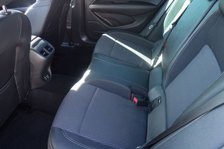 Opel Insignia ZAREJESTROWANY, LED, KAMERA, EL.KLAPA, MEGA WYPOSAŻENIE zdjęcie 8